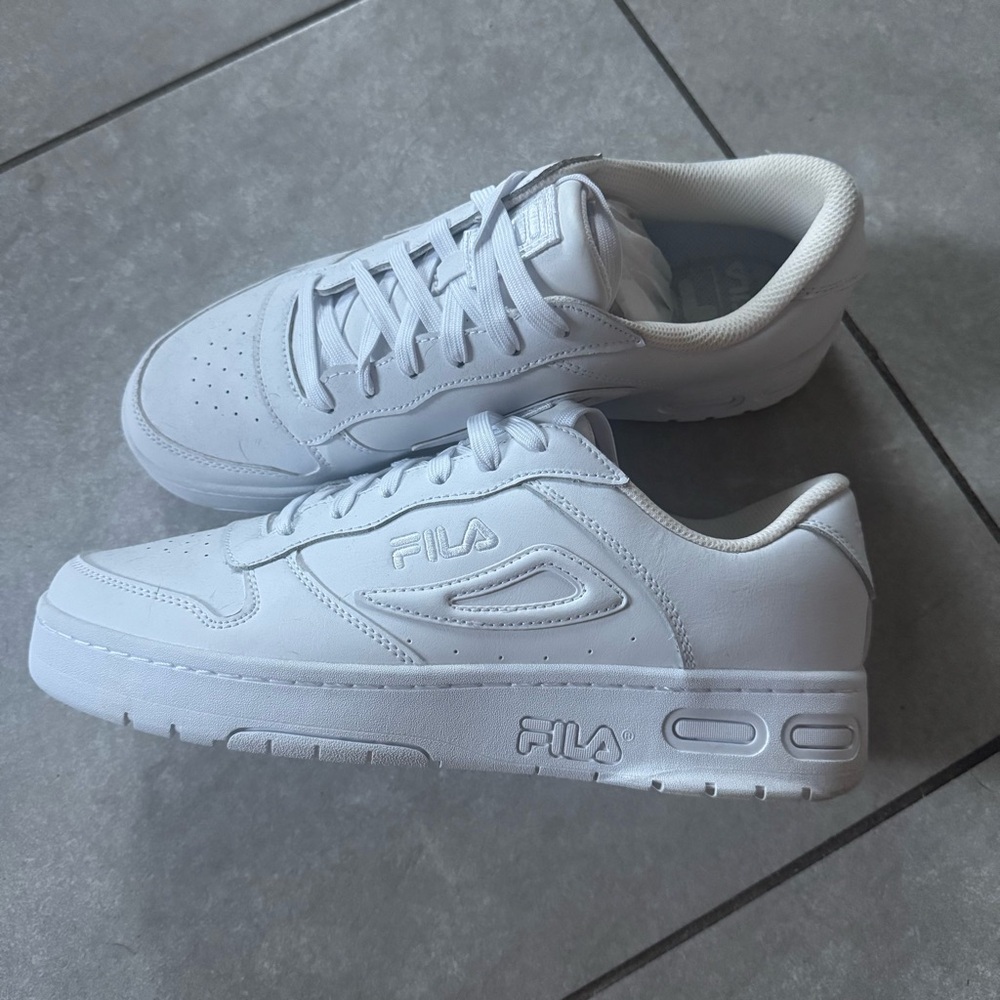 NEW Fila LNX-100 Men’s white leather sneakers